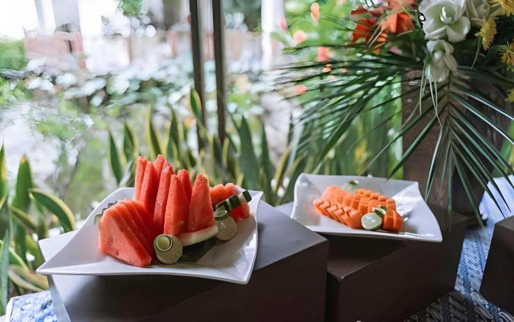 Grand Legi Hotel Матарам Екстер'єр фото